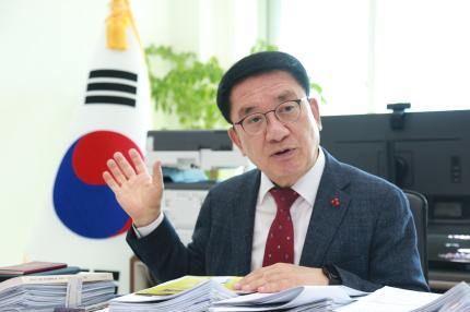 2022.10.20 경향신문 인터뷰 의 이미지